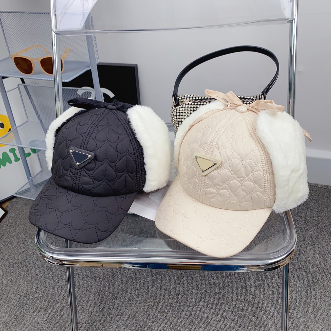 Couple Autumn and Winter Designer Ball Caps Cashmere Warm Metal Triangle Letter casquette, Black
Couple Autumn and Winter Designer Ball Caps Cashmere Warm Metal Triangle Letter casquette, Black