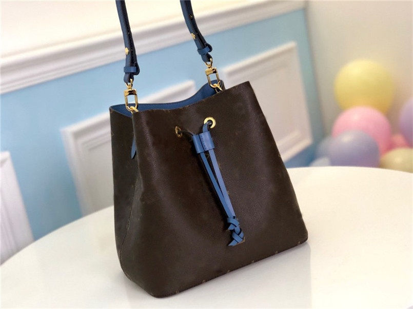 Louisity Designer Luxury Bag Louiss Handbags The Totes Bags For Womens Crossbody Handbag Loulou LVS Shoulder Purse Louiseity 1 Viutonity 7A High Quality Wallet L7J5
Louisity Designer Luxury Bag Louiss Handbags The Totes Bags For Womens Crossbody Handbag Loulou LVS Shoulder Purse Louiseity 1 Viutonity 7A High Quality Wallet L7J5