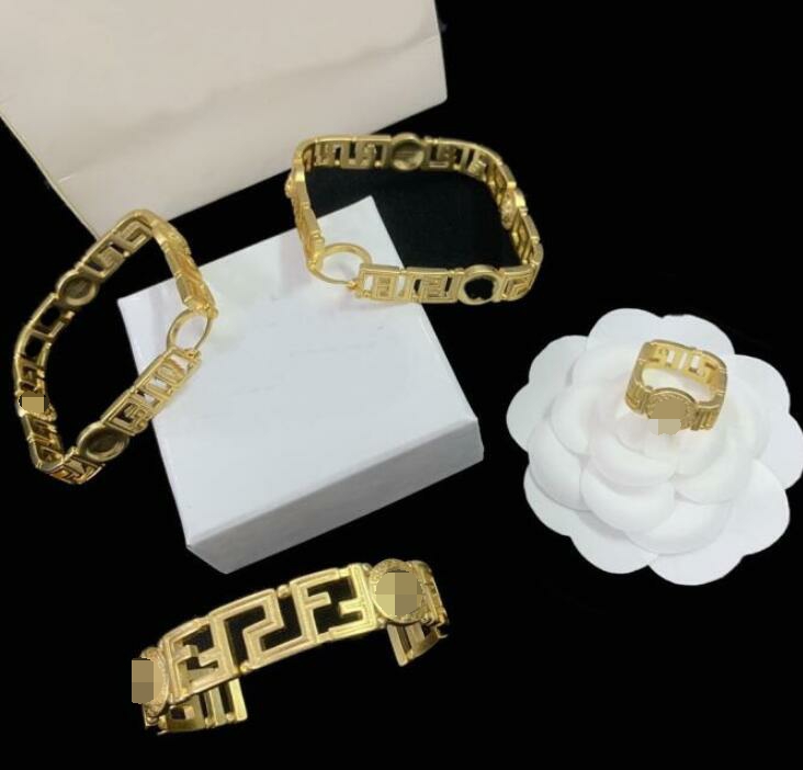 Fashion Designed Earring Bracelet Square openwork engraving Greece Meander Pattern Banshee Medusa Head 18K Gold Plated Birthday Festive Party Gifts HMS8 -- 07, Golden
Fashion Designed Earring Bracelet Square openwork engraving Greece Meander Pattern Banshee Medusa Head 18K Gold Plated Birthday Festive Party Gifts HMS8 -- 07, Golden