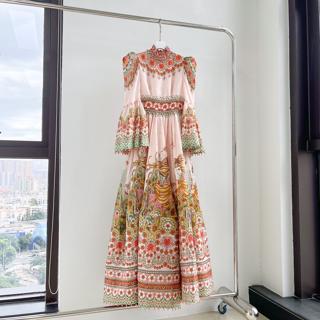 Dress Designer Brand Colorful Temperament Stand Collar Print Pendant Flare Sleeves Swing Medium Long Dress, Picture color
Dress Designer Brand Colorful Temperament Stand Collar Print Pendant Flare Sleeves Swing Medium Long Dress, Picture color