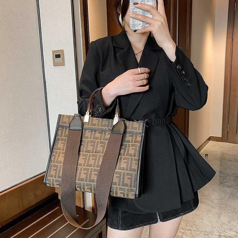Purse Black Friday multifunctional Tote Bag new high capacity women's embroidered shopping star cross carry bag
Purse Black Friday multifunctional Tote Bag new high capacity women's embroidered shopping star cross carry bag