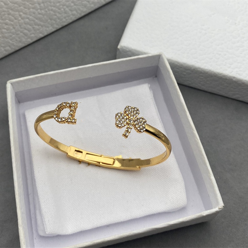 Gold Plated Bangle Letter Diamond Bracelet Fashion Product Woman Bracelet Brass MaterialJewelry Supply
Gold Plated Bangle Letter Diamond Bracelet Fashion Product Woman Bracelet Brass MaterialJewelry Supply