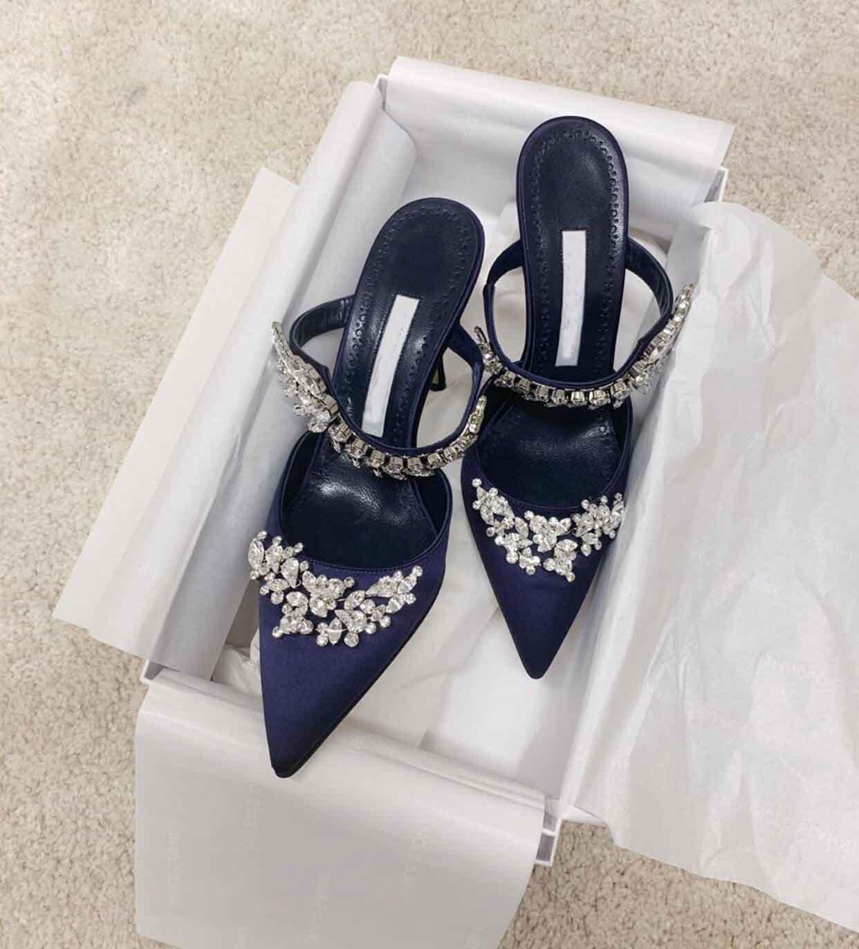 Sandals High Heels Women's Luxury Brand Lurum Satin Muller Shoes Leaf Crystal Decorative Slippers Sexy Pointed Head
Sandals High Heels Women's Luxury Brand Lurum Satin Muller Shoes Leaf Crystal Decorative Slippers Sexy Pointed Head