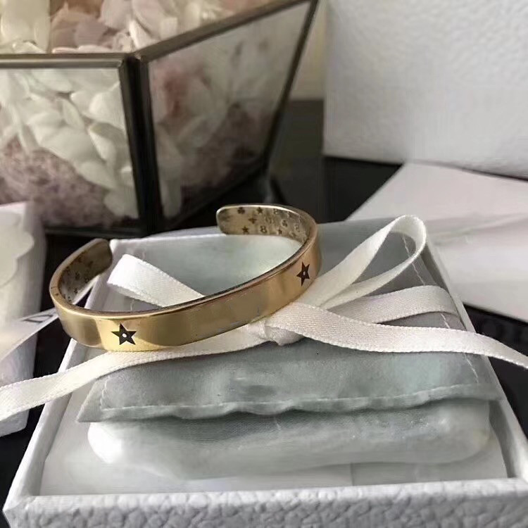 Diamond Gold bangle Bracelet for Woman Retro Style Fashion Bracelets Brass Plating Jewelry for Gift
Diamond Gold bangle Bracelet for Woman Retro Style Fashion Bracelets Brass Plating Jewelry for Gift
