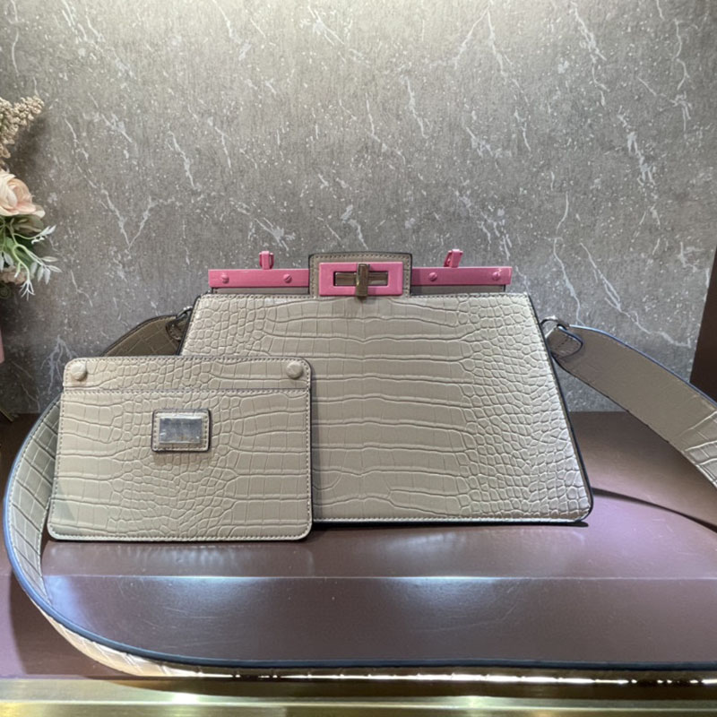 Designer Crossbody Bags Women Luxury Shoulder Bag Fashion Smooth Leather Chain Trapezoidal Handbag The Totes Bags, Color 3
Designer Crossbody Bags Women Luxury Shoulder Bag Fashion Smooth Leather Chain Trapezoidal Handbag The Totes Bags, Color 3