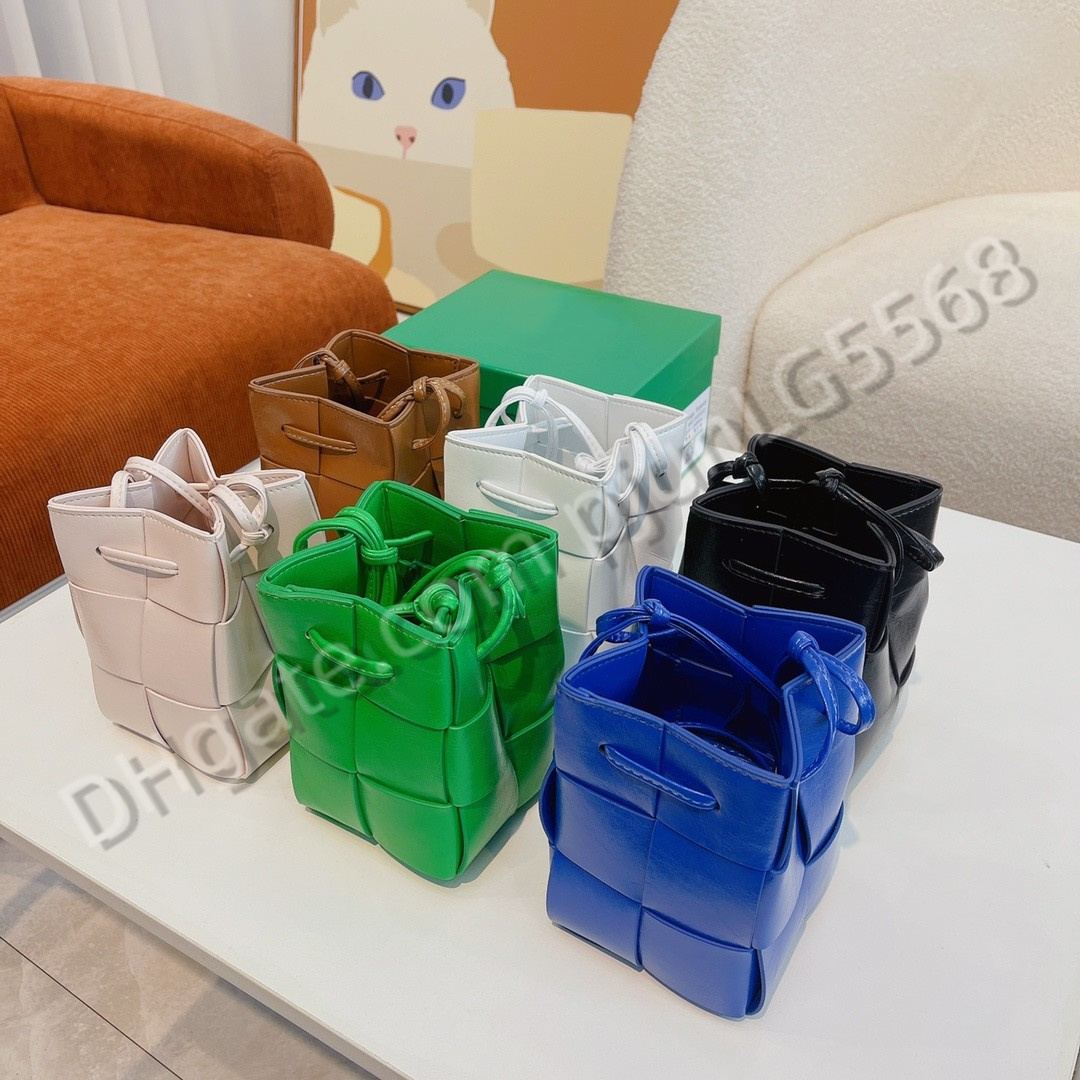 Luxury Designer Mini CASSETTE bucket bag Branded Shoulder Crossbody Bags weave Solid color genuine leather Handlebag Purse, Original box
Luxury Designer Mini CASSETTE bucket bag Branded Shoulder Crossbody Bags weave Solid color genuine leather Handlebag Purse, Original box