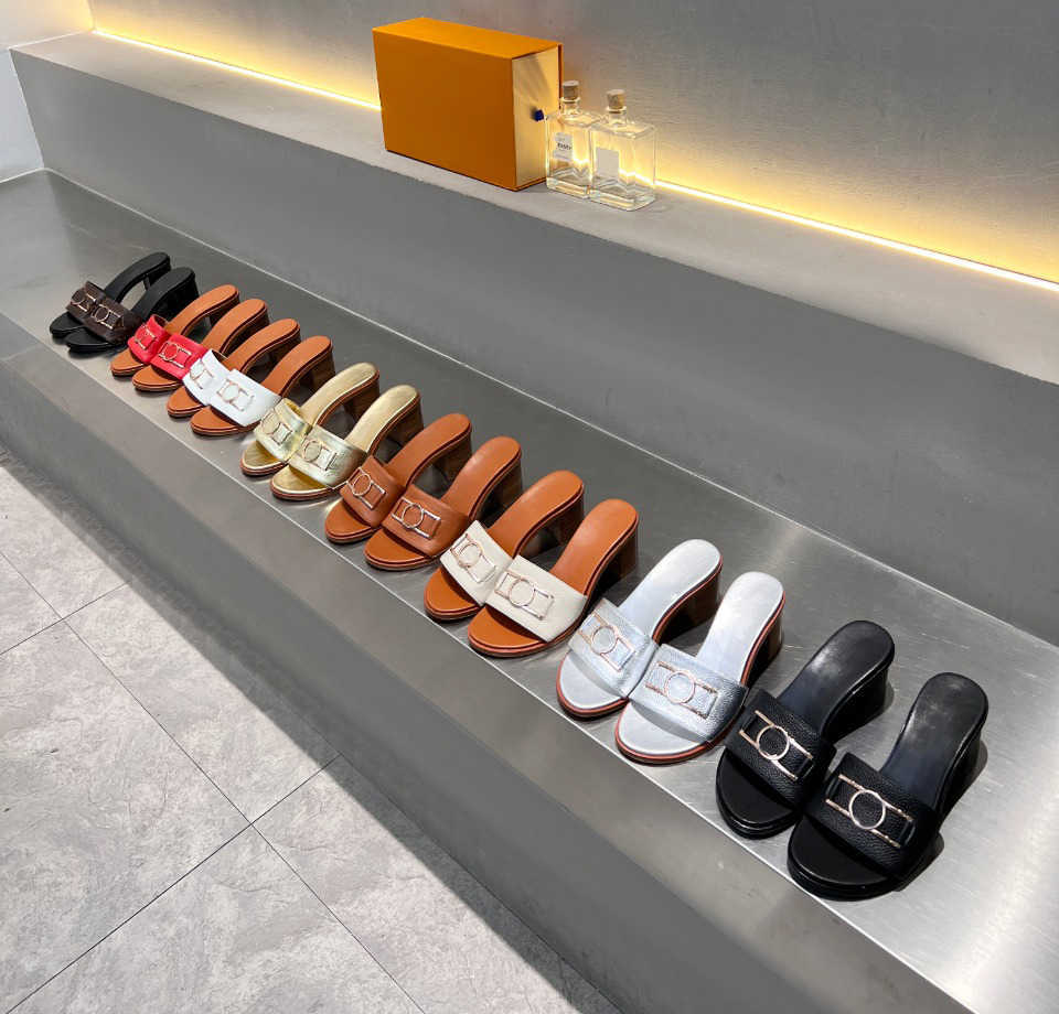 Women Heel Slippers Sandals LOCK IT FLAT MULE Monograms Canvas gold Circles Indoor Slipper Summer Designer Top Luxury Fashion Ladies Beach Flat Flip Flops Shoes, Customized
Women Heel Slippers Sandals LOCK IT FLAT MULE Monograms Canvas gold Circles Indoor Slipper Summer Designer Top Luxury Fashion Ladies Beach Flat Flip Flops Shoes, Customized