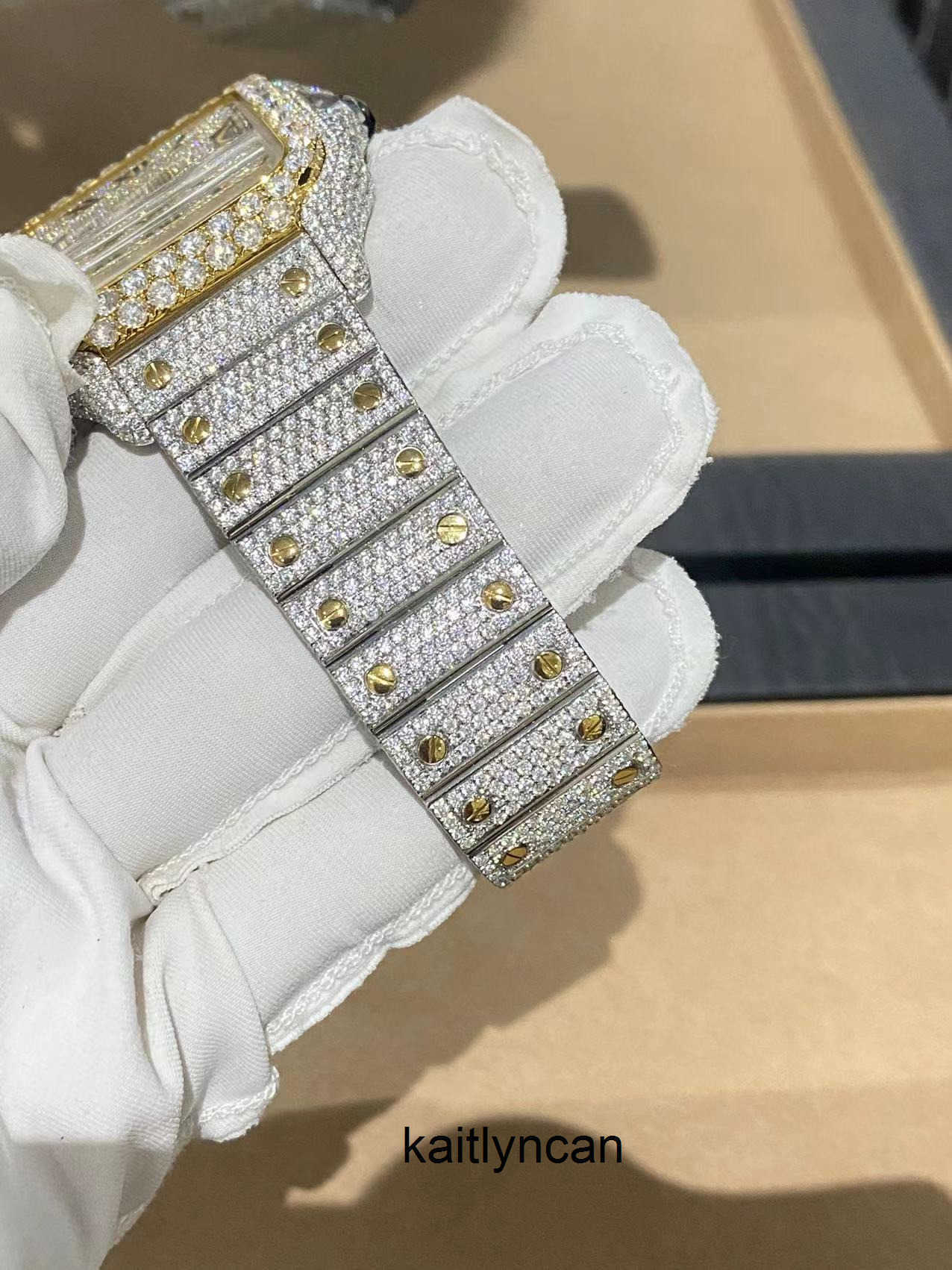 Wristwatches Icedout watch hiphop rapper 2022 Natural Moissanit watch movement ice starry KK watch 45878, Moissanite black
Wristwatches Icedout watch hiphop rapper 2022 Natural Moissanit watch movement ice starry KK watch 45878, Moissanite black