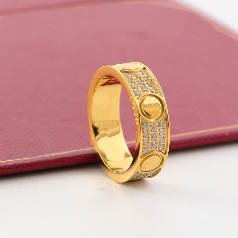 Hot Fashion Brand Designer Rings for Women Shining Crystal Ring Jewelry with CZ Diamond Stone Alloy Gold-Plated Fashion Accessories
Hot Fashion Brand Designer Rings for Women Shining Crystal Ring Jewelry with CZ Diamond Stone Alloy Gold-Plated Fashion Accessories