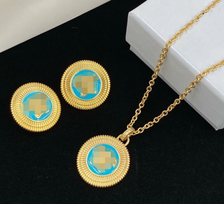 18K Gold Plated Jewelry Necklaces Bracelet Earring Rings Set Greece Meander Pattern Resin Banshee Medusa Head Portrait pendant Birthday Festive Party Gifts HMS4 --- 04, Golden
18K Gold Plated Jewelry Necklaces Bracelet Earring Rings Set Greece Meander Pattern Resin Banshee Medusa Head Portrait pendant Birthday Festive Party Gifts HMS4 --- 04, Golden