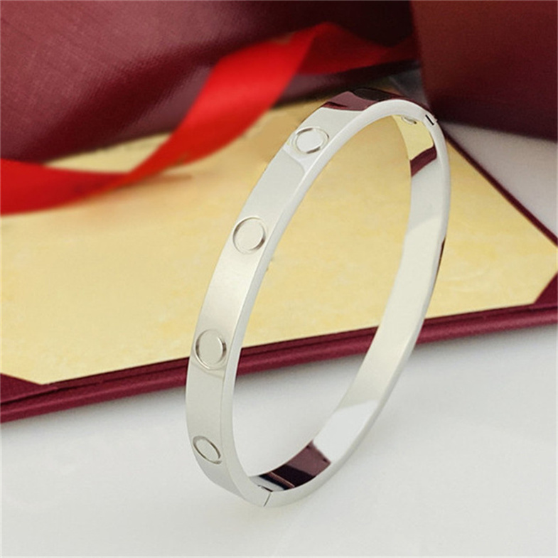 designer bracelets Love Bangle female stainless steel couple mens simple fashion jewelry Valentine Day Christmas gift for girlfriend accessories wholesale
designer bracelets Love Bangle female stainless steel couple mens simple fashion jewelry Valentine Day Christmas gift for girlfriend accessories wholesale