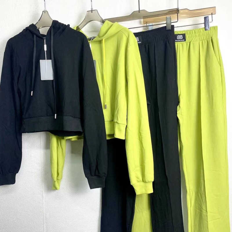 Fashion womens tracksuit Bb designer hoodie pants 2 piece hooded sweater trousers suit women hip-hop oversize short hoody, Green1
Fashion womens tracksuit Bb designer hoodie pants 2 piece hooded sweater trousers suit women hip-hop oversize short hoody, Green1