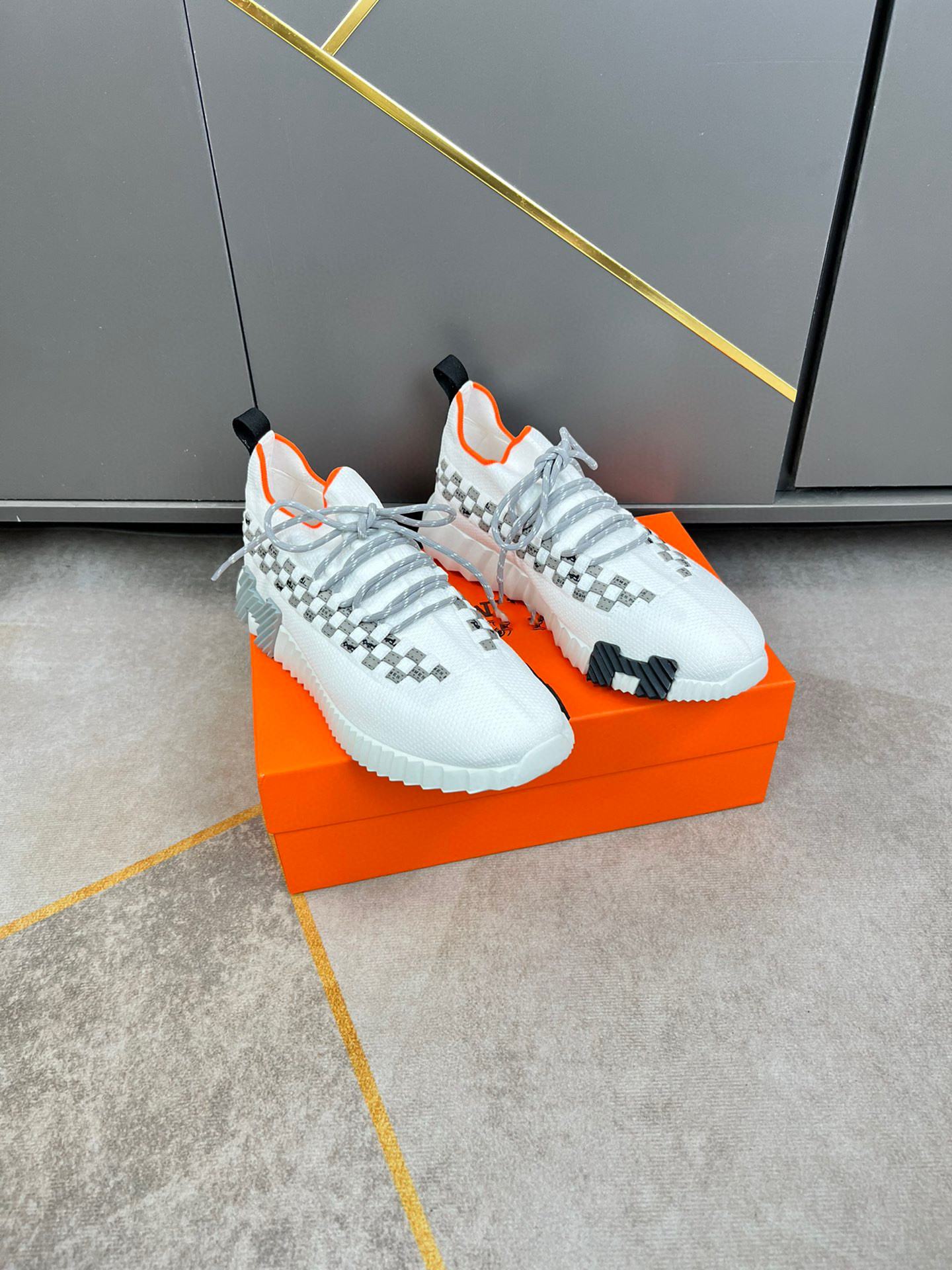 Shoes Designer top version handmade 2022ss HERMEE casual sneakers, High quality laces
Shoes Designer top version handmade 2022ss HERMEE casual sneakers, High quality laces