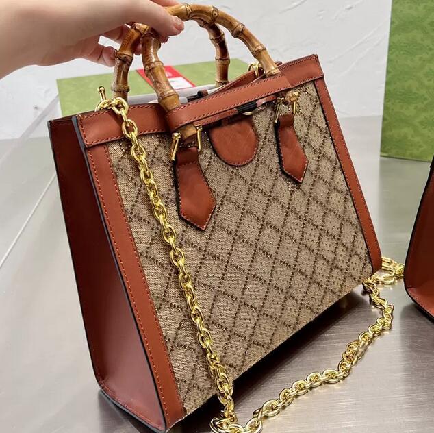 Bamboo Designer Shoulder Bags Slub Canvas Tote Women's Luxury Hardware Chain Genuine Leather Shopping Crossbody Classics Clutch Totes Purse 2022, Brown
Bamboo Designer Shoulder Bags Slub Canvas Tote Women's Luxury Hardware Chain Genuine Leather Shopping Crossbody Classics Clutch Totes Purse 2022, Brown