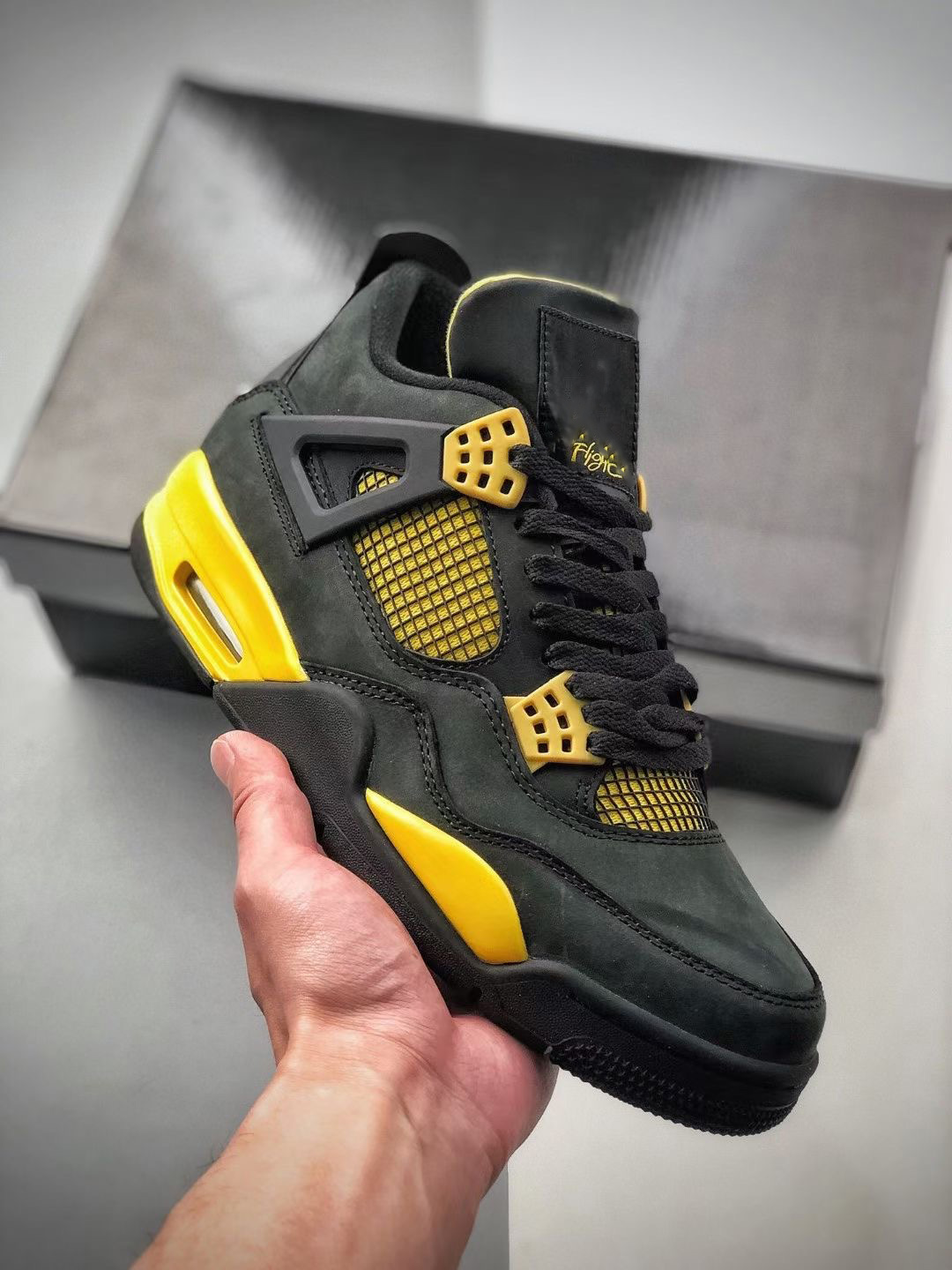 2022 Authentic 4 Thunder Black Tour Yellow Men Sports Shoes Sneakers With Original box Size US7-13