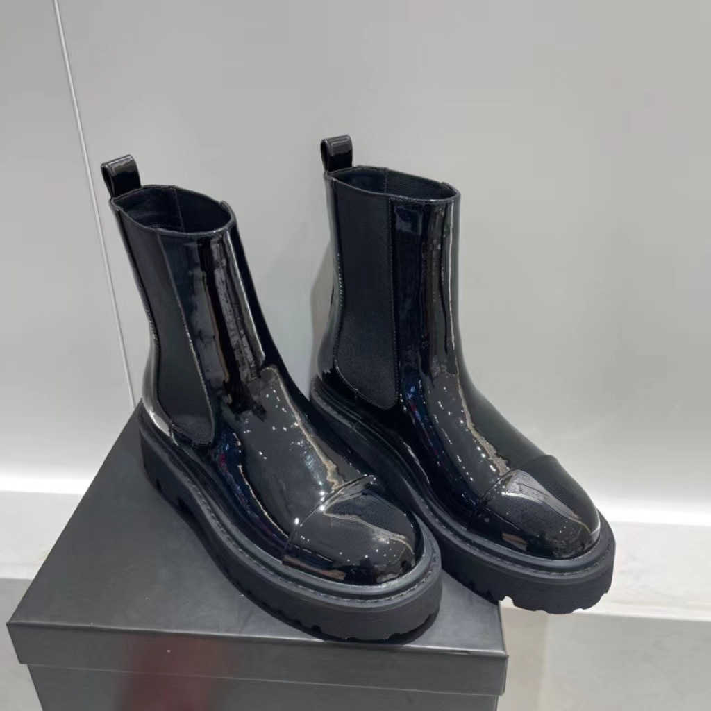 Shoes Short Boots Thick Sole New Autumn and Winter Round Head Leather Contrast Color Elastic Sleeve Martin, Matte
Shoes Short Boots Thick Sole New Autumn and Winter Round Head Leather Contrast Color Elastic Sleeve Martin, Matte