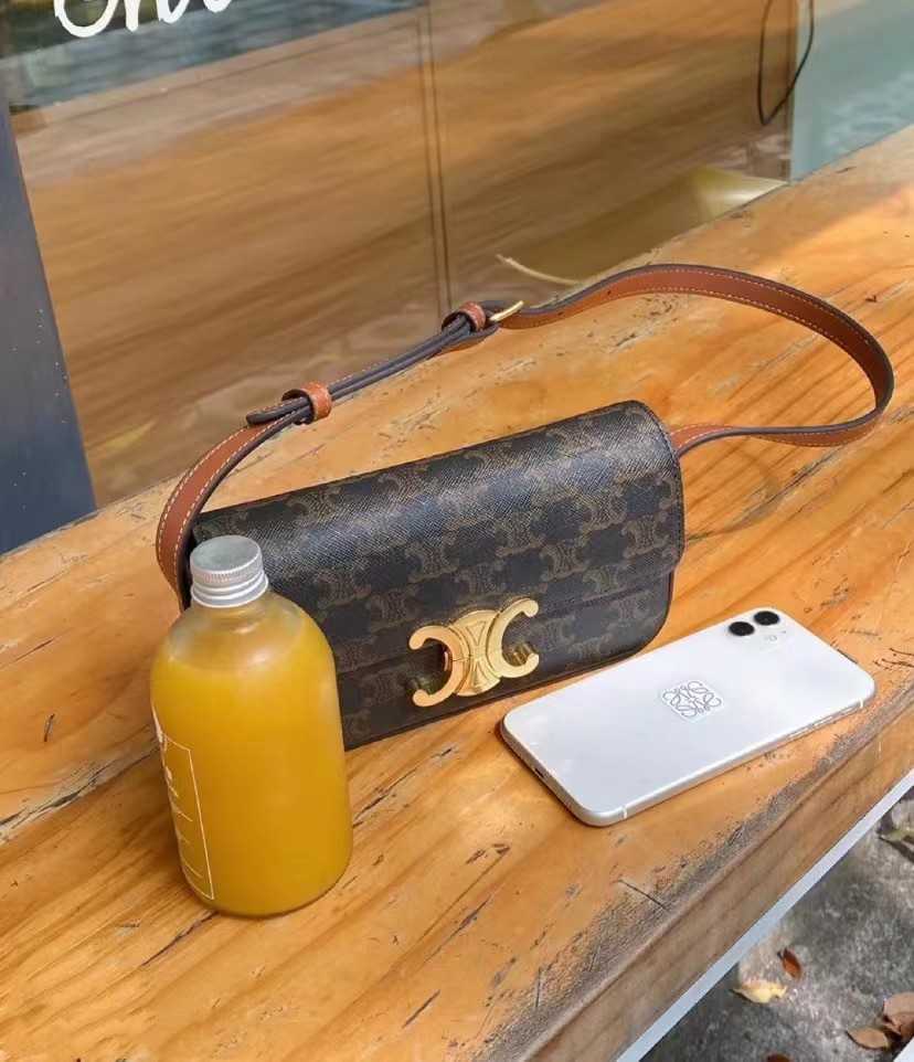 High Quality Handbag Celinns Classic Original Luxury Designer Bag New Triumphal Arch Armpit Leather Fashion Shoulder Diagonal Portable Small Square Women's OGBR, Red
High Quality Handbag Celinns Classic Original Luxury Designer Bag New Triumphal Arch Armpit Leather Fashion Shoulder Diagonal Portable Small Square Women's OGBR, Red