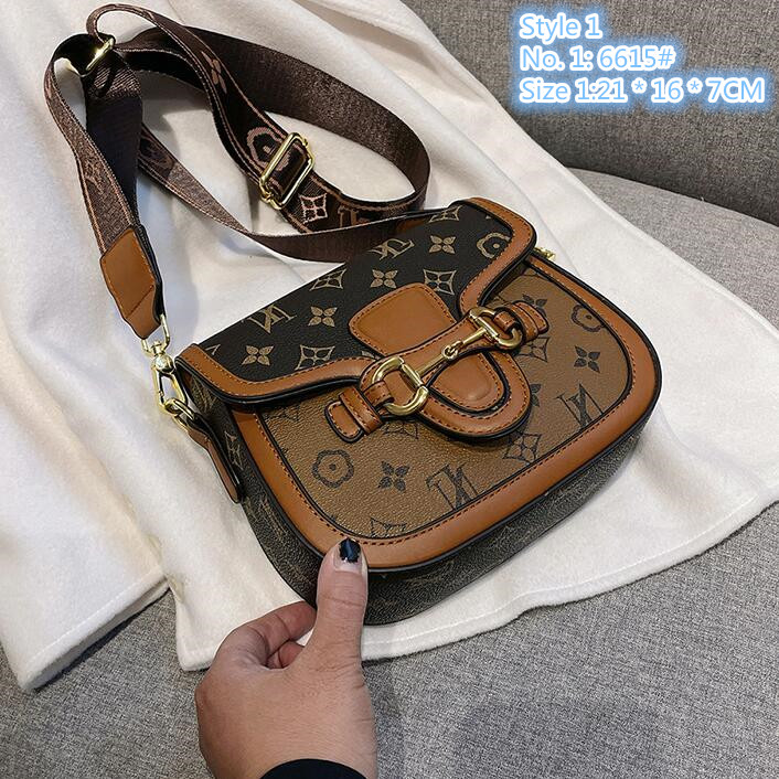 Wholesale factory ladies shoulder bag 2 styles sweet little fresh printed mobile phone coin purse this year popular contrast leather handbag flip buckle backpack