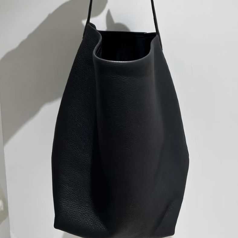 Bags Women Designers Luxurys The Row Tote Crossbody Leather Bucket Half Moon Bag Crescent Underarm Shoulder Purse V1X7 RP6U, Black
Bags Women Designers Luxurys The Row Tote Crossbody Leather Bucket Half Moon Bag Crescent Underarm Shoulder Purse V1X7 RP6U, Black