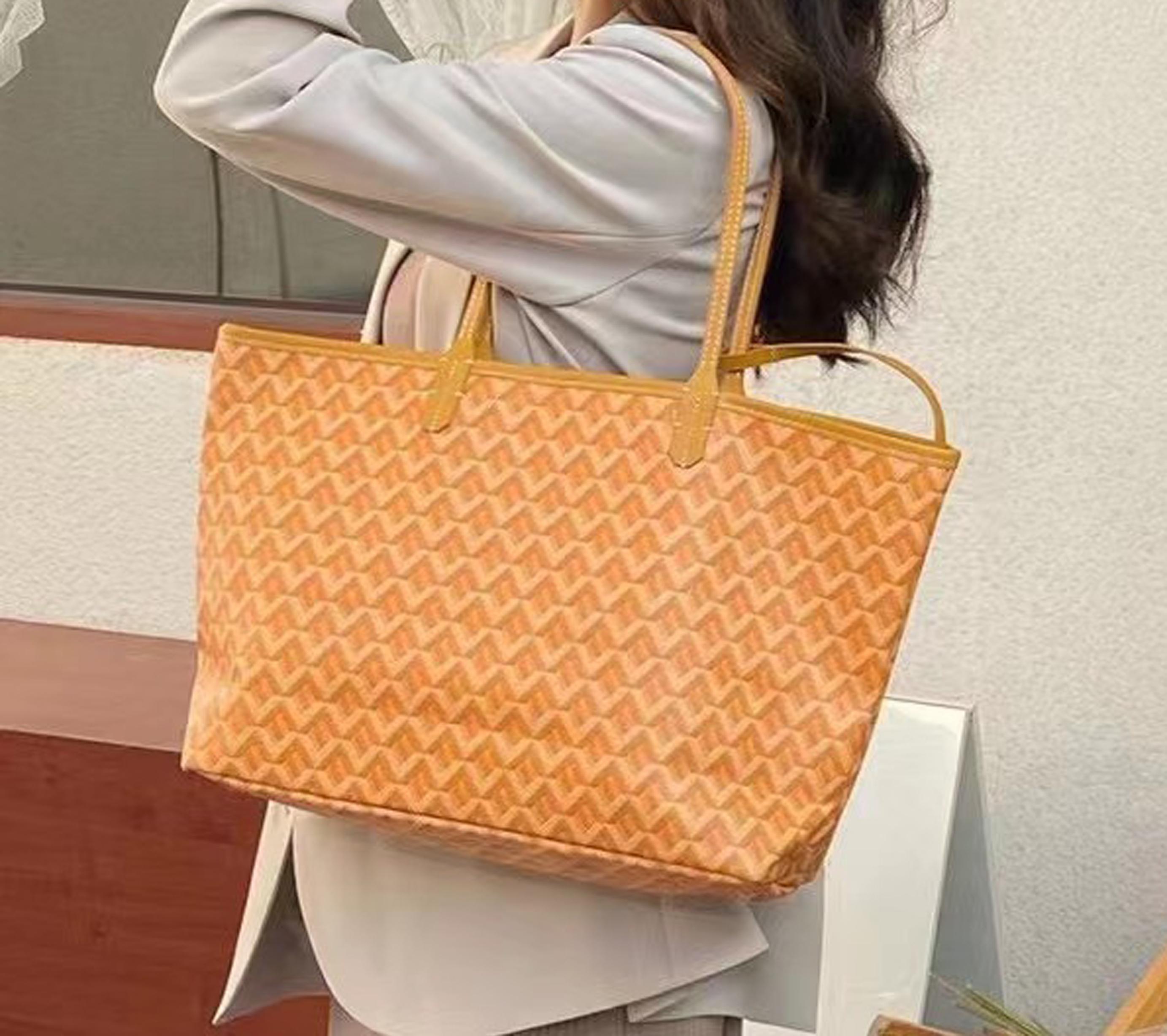 Designer 3A quality bags fashion womans cross body shopping Genuine Leather GY shoulder tote Composite bag single sided cross body handbag totes 2pcs wallet purs, Blue
Designer 3A quality bags fashion womans cross body shopping Genuine Leather GY shoulder tote Composite bag single sided cross body handbag totes 2pcs wallet purs, Blue
