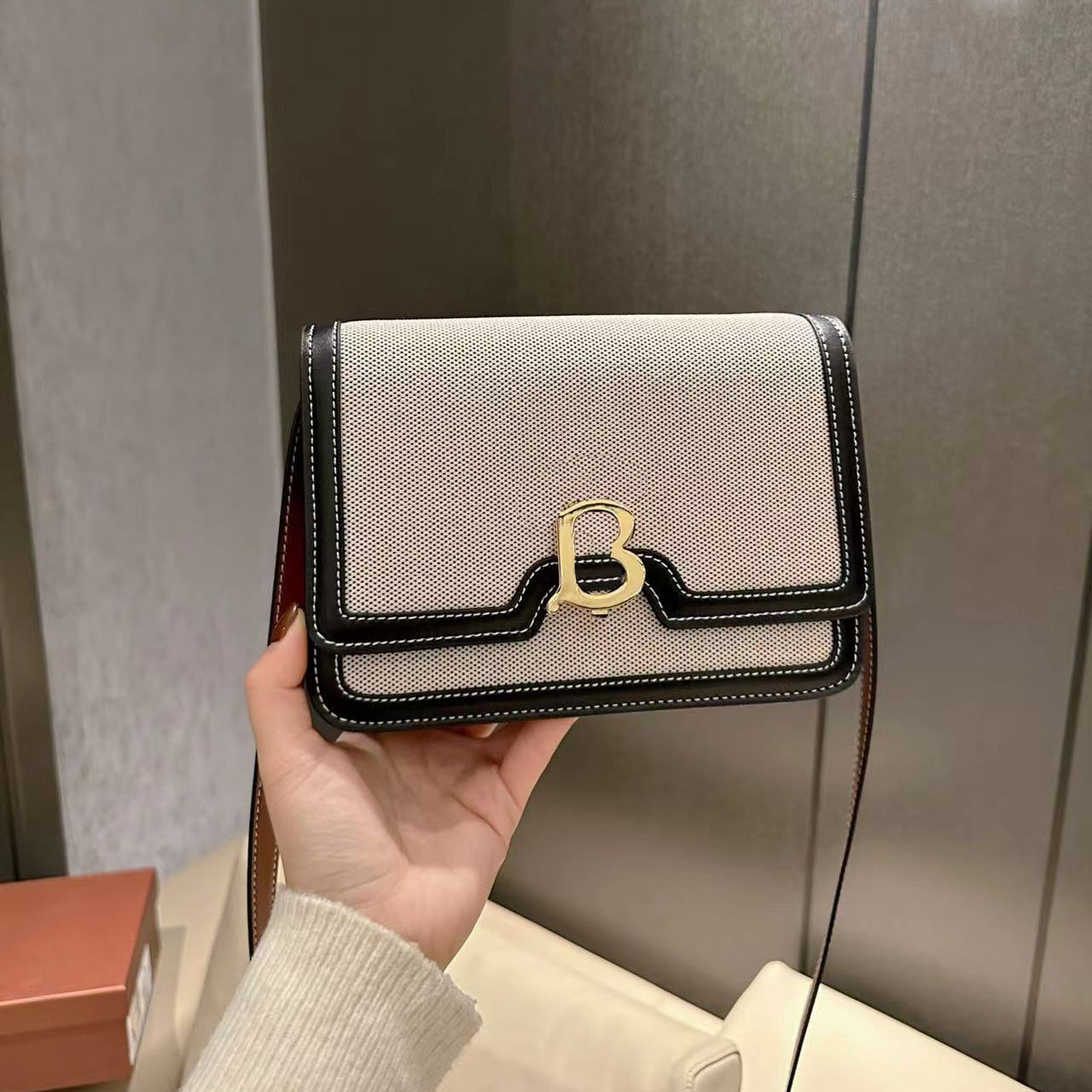 Luxurys Designers Shoulder Bags Woman Fashion Classic Handbags Limited Edition Lady tote bag Handbag high capacity Travel Shopping bag 
Luxurys Designers Shoulder Bags Woman Fashion Classic Handbags Limited Edition Lady tote bag Handbag high capacity Travel Shopping bag