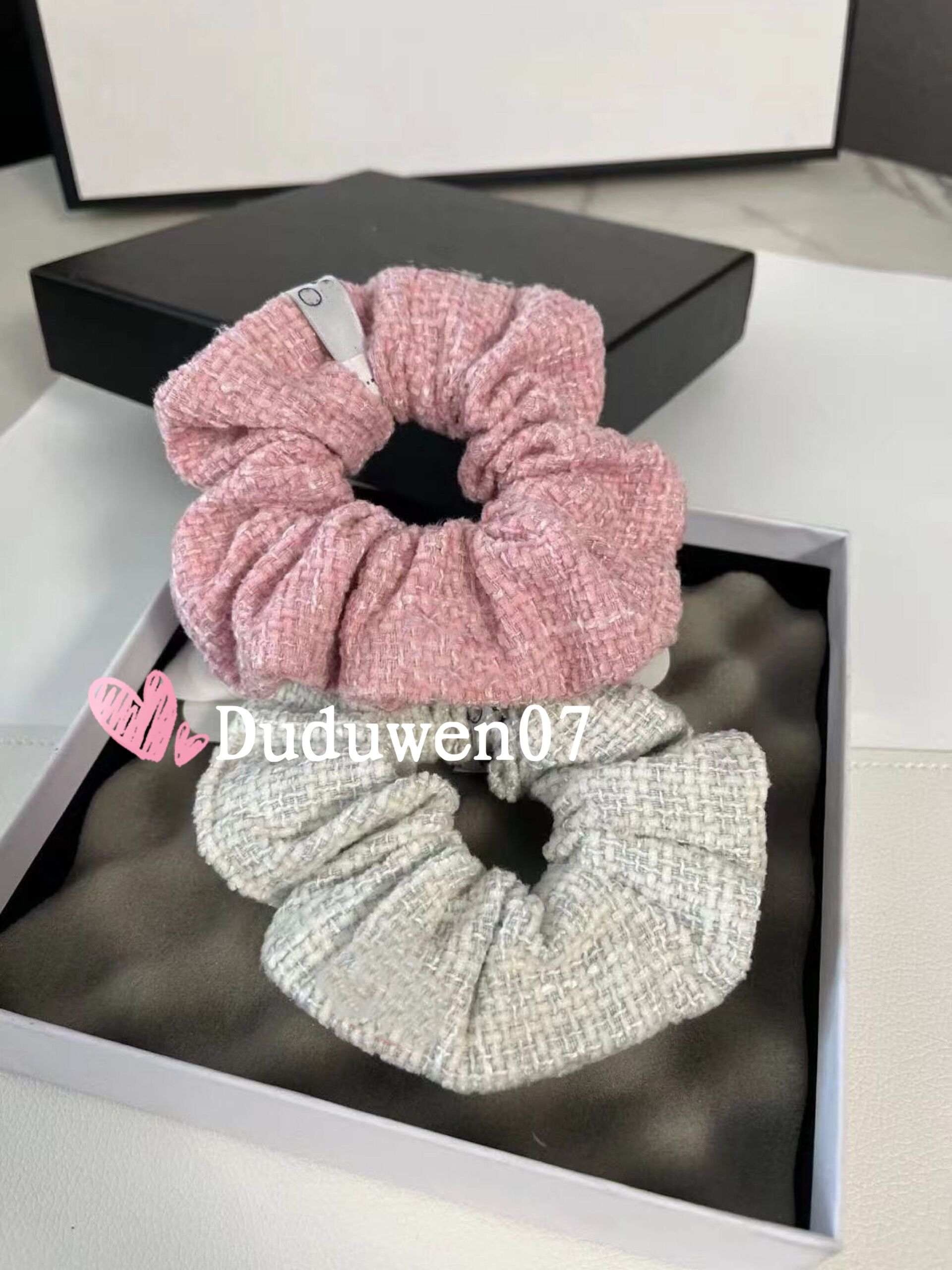 Party Favor fashion symbol classic elastic hair ties tweed hairrope C marks hairband classical gift VIPcards
Party Favor fashion symbol classic elastic hair ties tweed hairrope C marks hairband classical gift VIPcards