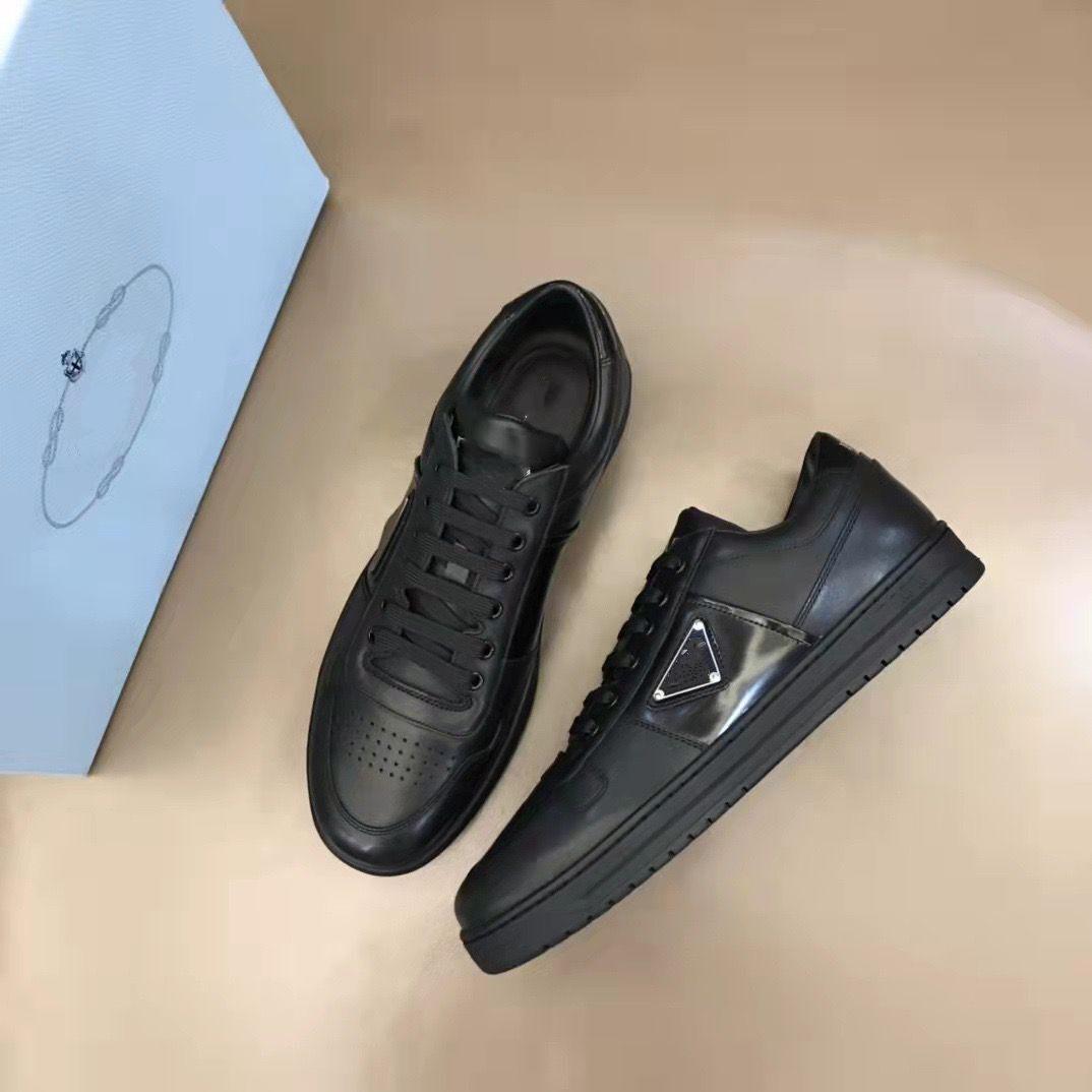 Designer Leather Patchwork Mens Sneakers Breathable Outdoor Walking Athletic Sport Shoes Thick Sole Top Quality Running Shoes mkjkkk0000 UUU
Designer Leather Patchwork Mens Sneakers Breathable Outdoor Walking Athletic Sport Shoes Thick Sole Top Quality Running Shoes mkjkkk0000 UUU