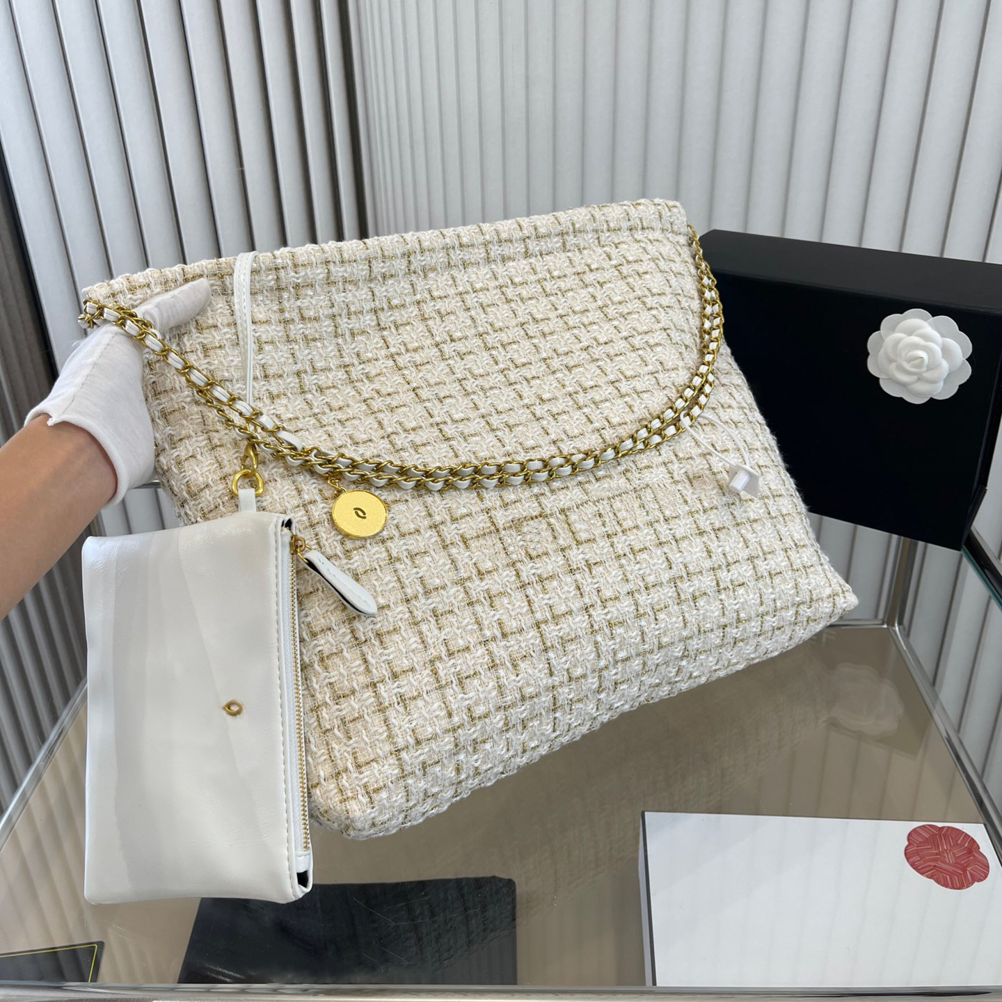 5A Designer HandBag Luxury BAG Italy V Brand Shoulder Bags Women Purse Crossbody Bags derma Cosmetic Tote Messager Wallet by brand w209 03, # box
5A Designer HandBag Luxury BAG Italy V Brand Shoulder Bags Women Purse Crossbody Bags derma Cosmetic Tote Messager Wallet by brand w209 03, # box