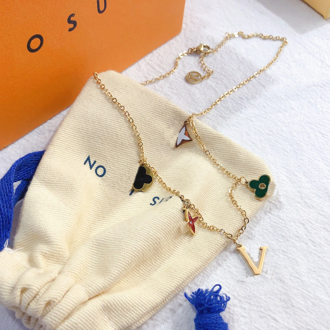 Designer Luxury Necklaces Exquisite Jewelry Necklace Selected 18k Gold Plated Long Chain High End Fashion Fashion Style Design Gift For Women Couple Friends
Designer Luxury Necklaces Exquisite Jewelry Necklace Selected 18k Gold Plated Long Chain High End Fashion Fashion Style Design Gift For Women Couple Friends