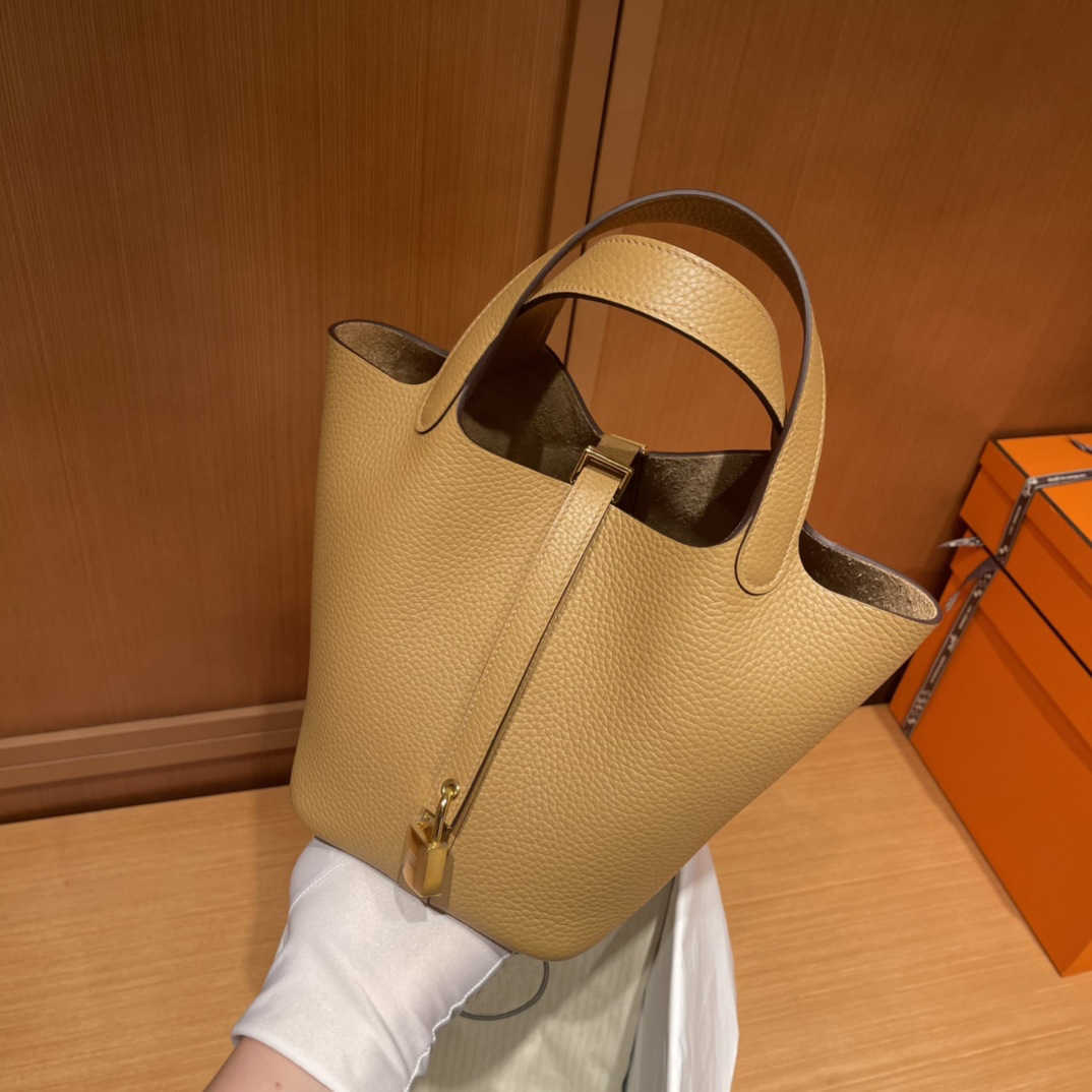 Designer Herme Bag Womens Picotin lock Handbags Tote Handbag Full manual wax thread sewing original TC leather vegetable sket 18cm biscuit c, Biscuit gold buckle
Designer Herme Bag Womens Picotin lock Handbags Tote Handbag Full manual wax thread sewing original TC leather vegetable sket 18cm biscuit c, Biscuit gold buckle