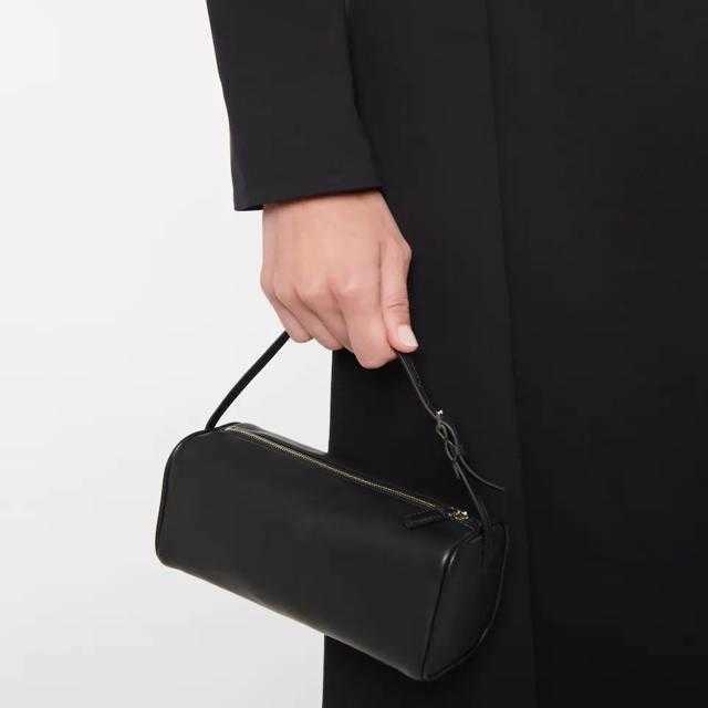 Bags Designer Leather The/Row Pencil Bag Simple Handbag 90s Cow Leather Penholder Mini armpit Solid Fashion Classic tote bag THE ROW AK0Z, Chinese red plain
Bags Designer Leather The/Row Pencil Bag Simple Handbag 90s Cow Leather Penholder Mini armpit Solid Fashion Classic tote bag THE ROW AK0Z, Chinese red plain
