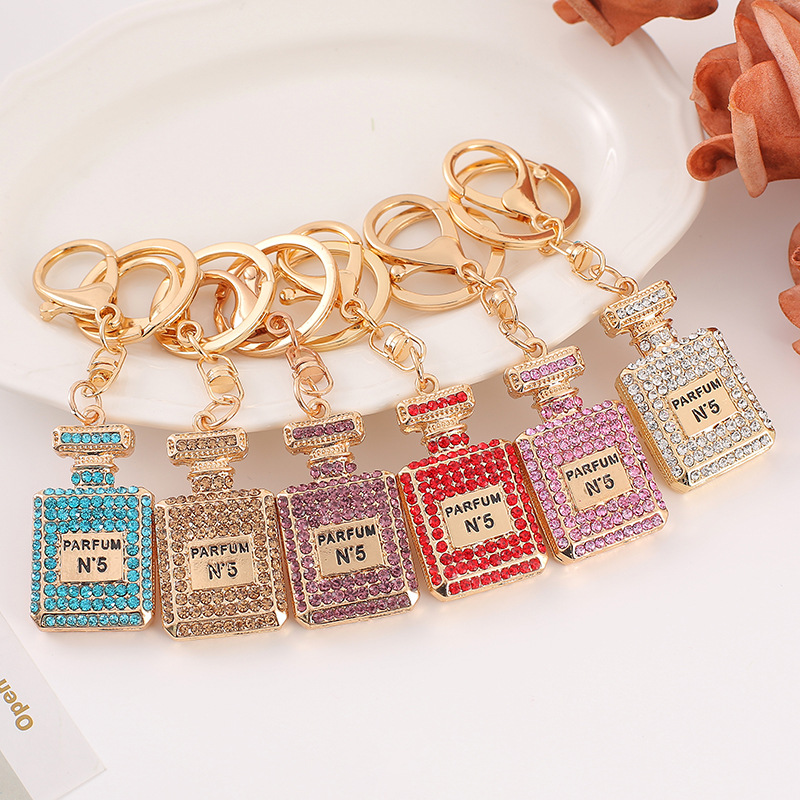 Crystal Perfume Bottle Keychain Pendnt Rhinestone Bag Car Key Ring Creative Fashion Jewelry Key Chain Accessories Gift