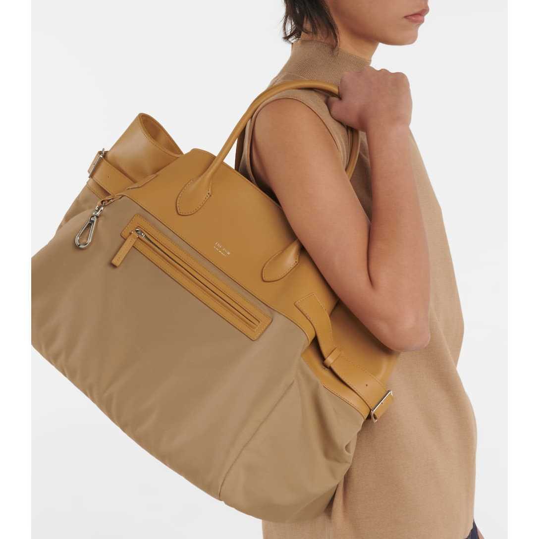 Women Designers Bags Luxurys The Row Tote Crossbody Leather Bucket Half Moon Bag Crescent Underarm Shoulder Purse 3GTI 0E0G, Wine red suede pre-sale
Women Designers Bags Luxurys The Row Tote Crossbody Leather Bucket Half Moon Bag Crescent Underarm Shoulder Purse 3GTI 0E0G, Wine red suede pre-sale