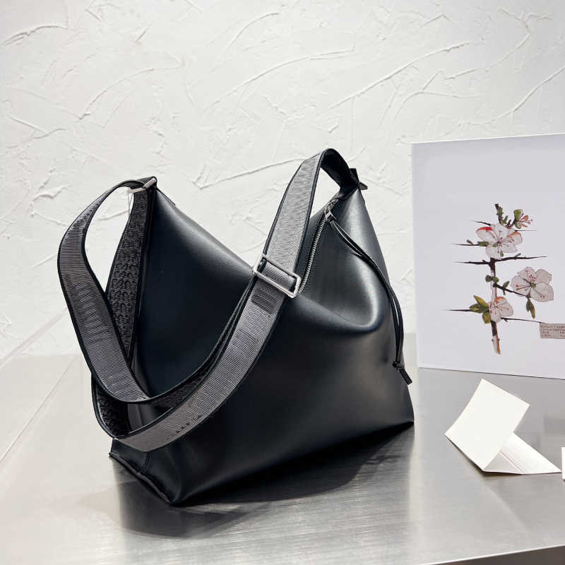 tote Bags luxurys handbag designer bag leather Half Moom Bag Women Hobo crossbody Handbags Vintage Simple Crossbody Underarm Wallet 221029, Lobag white--28x8x18cm
tote Bags luxurys handbag designer bag leather Half Moom Bag Women Hobo crossbody Handbags Vintage Simple Crossbody Underarm Wallet 221029, Lobag white--28x8x18cm