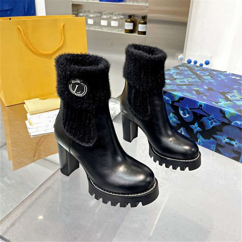 Super Mini Boots Fashion Women Decorative Louiseity Flat Heel Winter Thick Sole Leather Warm Wool High Heel Snow Viutonity 04-025
Super Mini Boots Fashion Women Decorative Louiseity Flat Heel Winter Thick Sole Leather Warm Wool High Heel Snow Viutonity 04-025