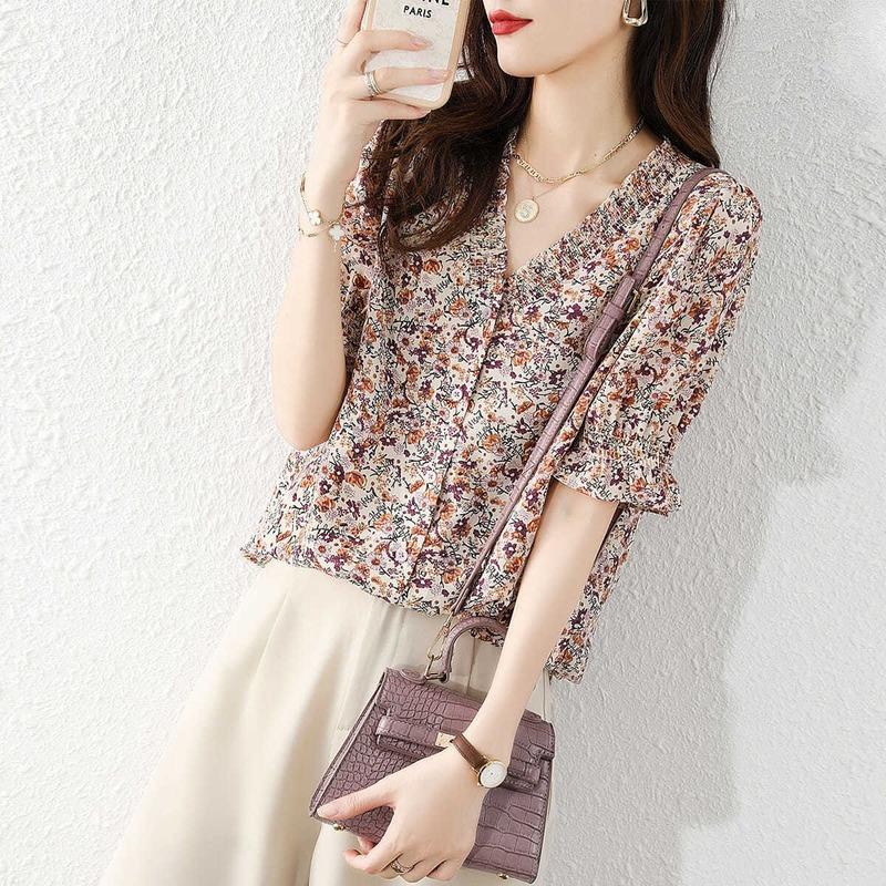 Women' Blouses 2022 Summer Women Vintage Floral Single-breasted Chiffon Short Sleeve V-Neck Loose Casual Elegant Ladies Shirt Clothes, Huase
Women' Blouses 2022 Summer Women Vintage Floral Single-breasted Chiffon Short Sleeve V-Neck Loose Casual Elegant Ladies Shirt Clothes, Huase
