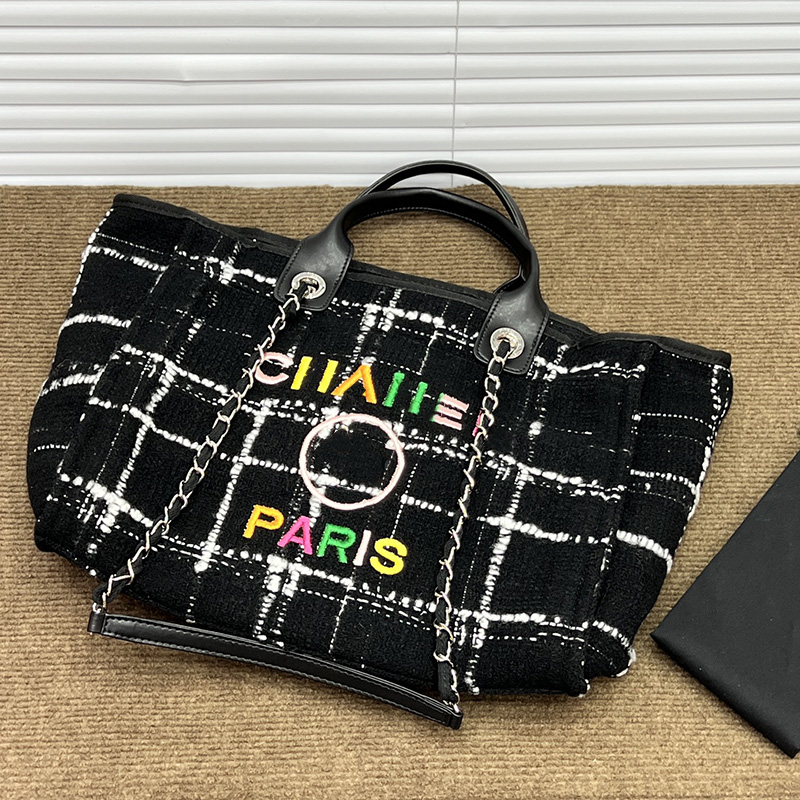 Womens Designer Jumbo Linen Beach Tweed Shopping Bags Deauville Chain Top Handle Totes Silver Metal Hardware Matelasse Chain Pockage Handbags 38X32X13CM, Box
Womens Designer Jumbo Linen Beach Tweed Shopping Bags Deauville Chain Top Handle Totes Silver Metal Hardware Matelasse Chain Pockage Handbags 38X32X13CM, Box