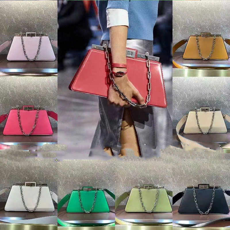 Luxury catwalk cowhide shoulder bag Fashion large capacity chain organ bag Designer casual messenger bag Color contrast classic top handbag, Gold
Luxury catwalk cowhide shoulder bag Fashion large capacity chain organ bag Designer casual messenger bag Color contrast classic top handbag, Gold