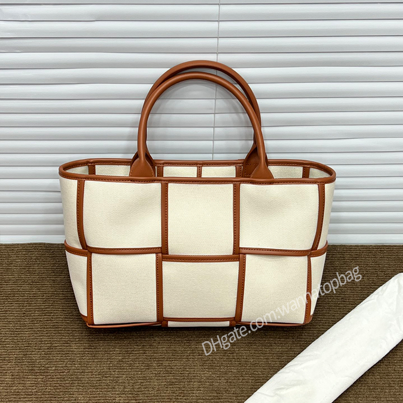 Woven bag cassette Bags shoulder Luxurys Top designers Lady 2023 Women handbag Fashion handbags mother wallets print purse Metallic Clutch Flap, Black
Woven bag cassette Bags shoulder Luxurys Top designers Lady 2023 Women handbag Fashion handbags mother wallets print purse Metallic Clutch Flap, Black