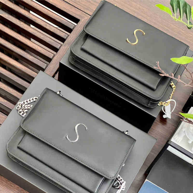 Shopping Bags Shoulder Women Vintage Handbag Chain Strap Leather Luxury Designer Brand Crossbody Female Letter Lock Purses 220325, 22*15cm-black
Shopping Bags Shoulder Women Vintage Handbag Chain Strap Leather Luxury Designer Brand Crossbody Female Letter Lock Purses 220325, 22*15cm-black