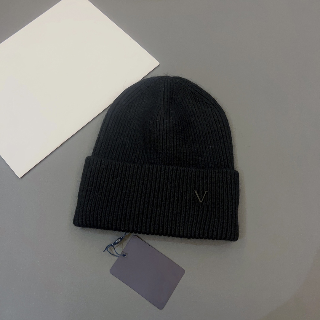 hats Luxurys knitted designers beanie Classic letter elements trend autumn and winter wool Gentleman Elegance versatile temperament Casual fashion warm, Black
hats Luxurys knitted designers beanie Classic letter elements trend autumn and winter wool Gentleman Elegance versatile temperament Casual fashion warm, Black
