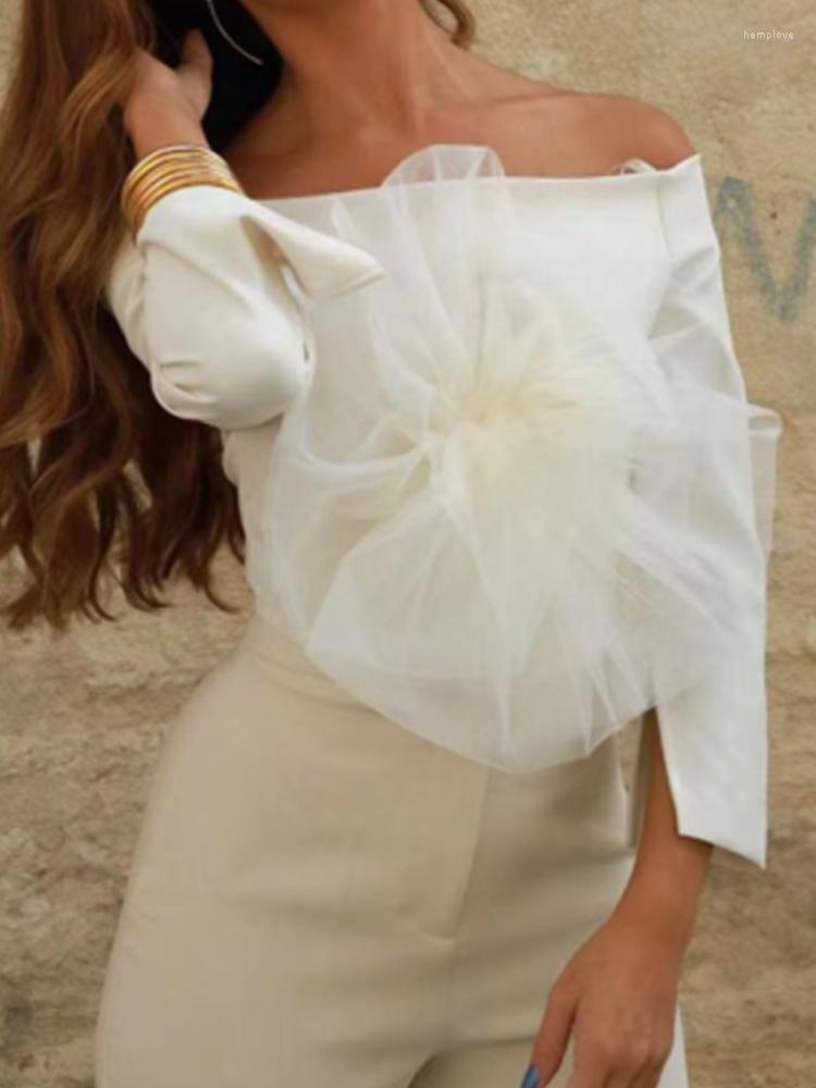 Women' T Shirts PUWD Women Elegant Beige Silk Net Flower Decorative Shirt 2022 Autumn Straight Neck Side Zipper Female Tee Chic Tops
Women' T Shirts PUWD Women Elegant Beige Silk Net Flower Decorative Shirt 2022 Autumn Straight Neck Side Zipper Female Tee Chic Tops