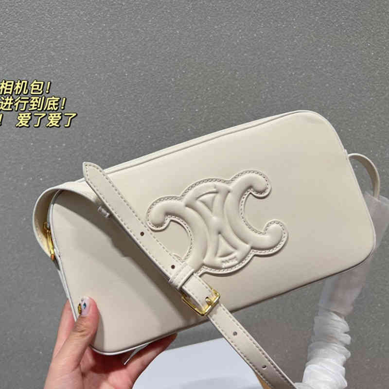 2022 new triumphal arch camera bag embossed armpit leather versatile shoulder small square women's ins fashion, Black one to one
2022 new triumphal arch camera bag embossed armpit leather versatile shoulder small square women's ins fashion, Black one to one