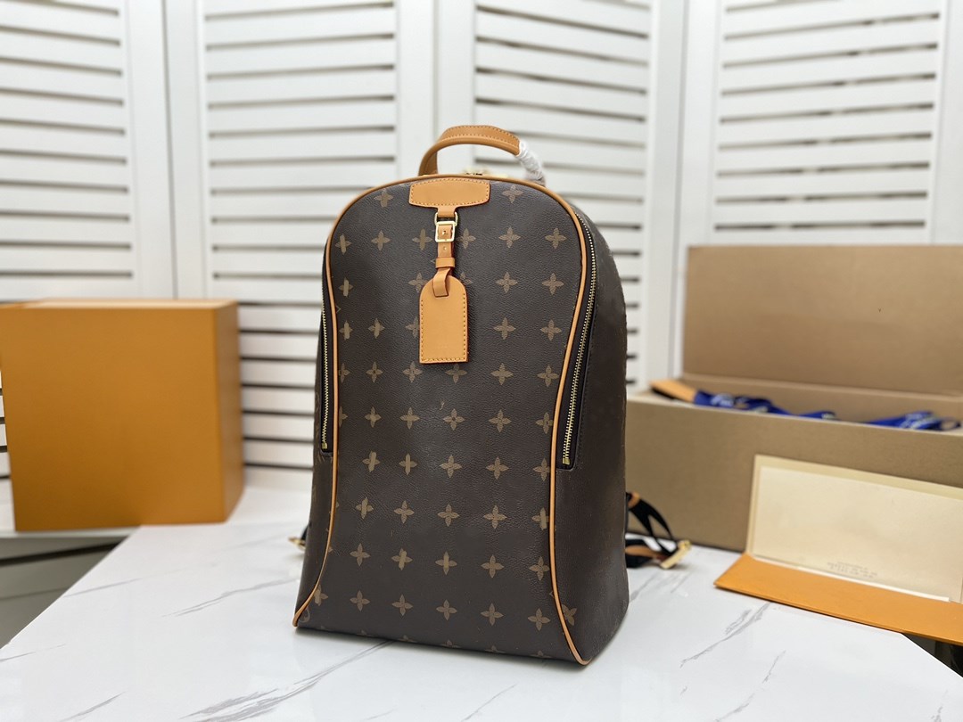 Backpack style leather classic luxury designer small European and American retro women's bag leisure and comfortable large capacity bags
Backpack style leather classic luxury designer small European and American retro women's bag leisure and comfortable large capacity bags
