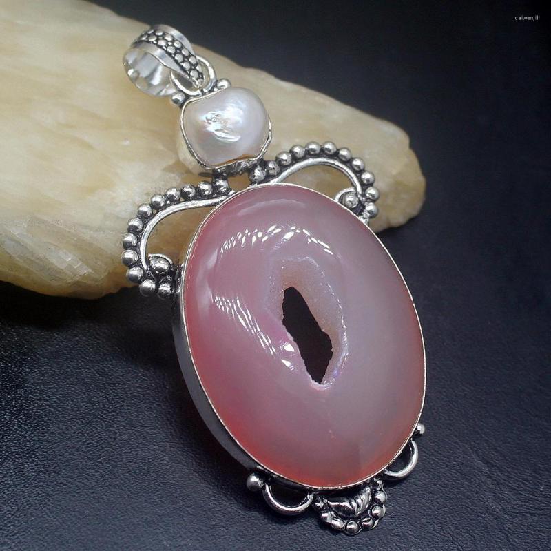 Pendant Necklaces Gemstonefactory Jewelry Big Promotion 925 Silver Natural Hole Druzy Biwa Pearl Charm Women Ladies Gifts Necklace 0283
Pendant Necklaces Gemstonefactory Jewelry Big Promotion 925 Silver Natural Hole Druzy Biwa Pearl Charm Women Ladies Gifts Necklace 0283