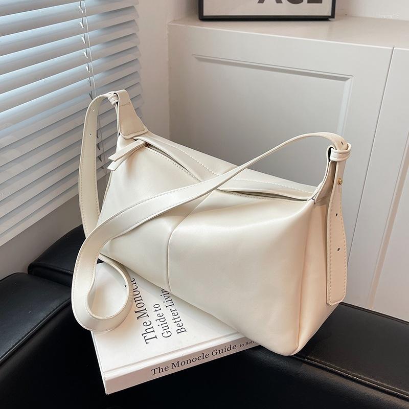 Evening Bags 2022summer Fashion Luxury All-match Messenger Bag High-quality Texture Single Shoulder Explosion Women's, Black
Evening Bags 2022summer Fashion Luxury All-match Messenger Bag High-quality Texture Single Shoulder Explosion Women's, Black