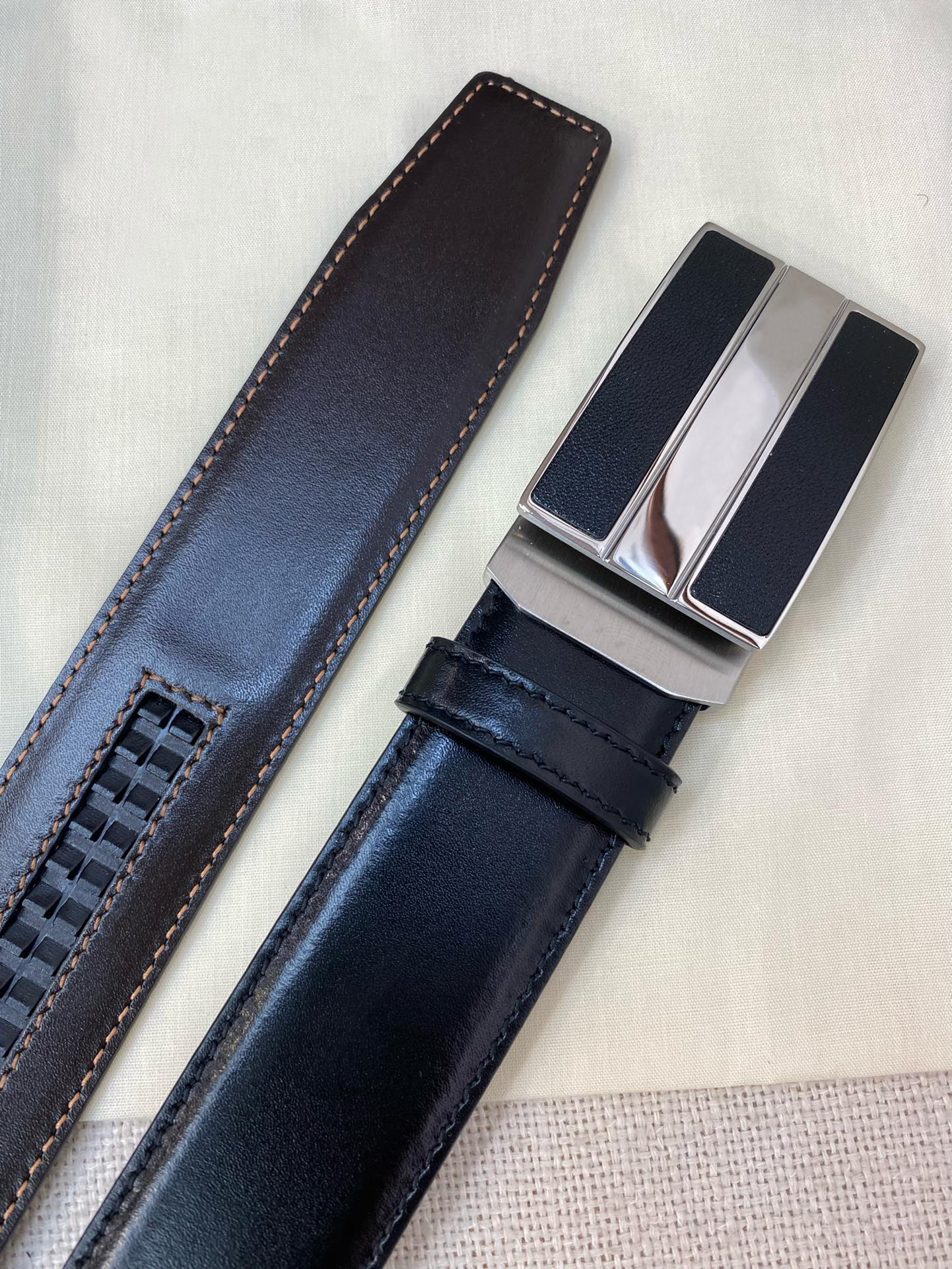 Business Formal Leather Belt for Men in black Leather Stainless Steel Silver Buckle Jean Casual Belts, Width 35mm
Business Formal Leather Belt for Men in black Leather Stainless Steel Silver Buckle Jean Casual Belts, Width 35mm