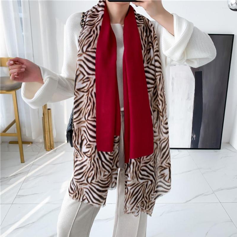 Scarves Autumn Winter Fashion Women Voile Animals Pattern Printed Silk Scarf Multicolor Good Quality Shawl Thin Pashmina
Scarves Autumn Winter Fashion Women Voile Animals Pattern Printed Silk Scarf Multicolor Good Quality Shawl Thin Pashmina
