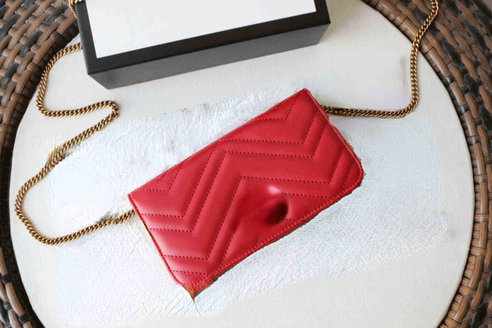 Shopping Bags Shoulder Women Handbag Female Red leather Fashion texture Design feels Love the graphics 1126 
Shopping Bags Shoulder Women Handbag Female Red leather Fashion texture Design feels Love the graphics 1126