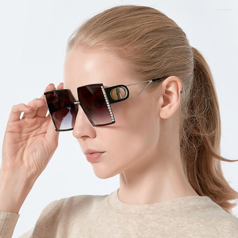 Sunglasses Fashion Oversized Diamond Women Designer Rhinestone Sun Glasses Men Vintage Square Uv400 Ladies Eyewear
Sunglasses Fashion Oversized Diamond Women Designer Rhinestone Sun Glasses Men Vintage Square Uv400 Ladies Eyewear